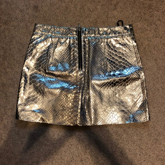 Milly Mirrored Leather Python Pencil Skirt - Picture 6 of 8